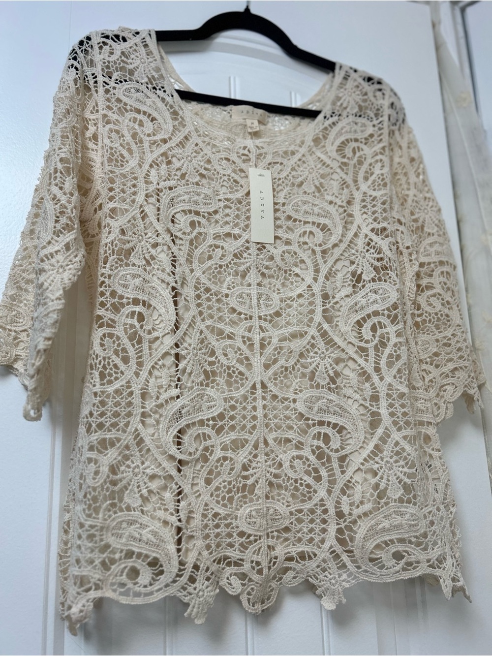 Adiva Cream Lace Scoop Neck 3/4 Sleeve Blouse - Picture 6 of 7